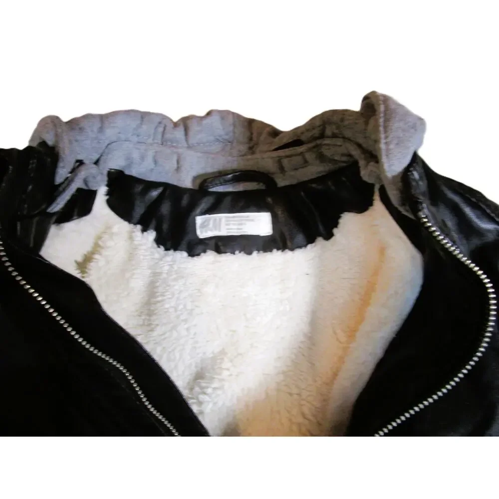 H&M Boys Black Faux Leather Biker Moto Jacket Size 4-5Y Gray Hood Sherpa Lining